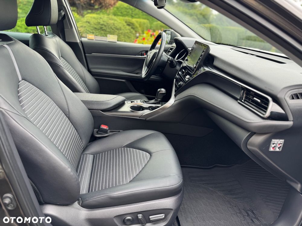 Toyota Camry 2.5 Hybrid Prestige CVT - 17