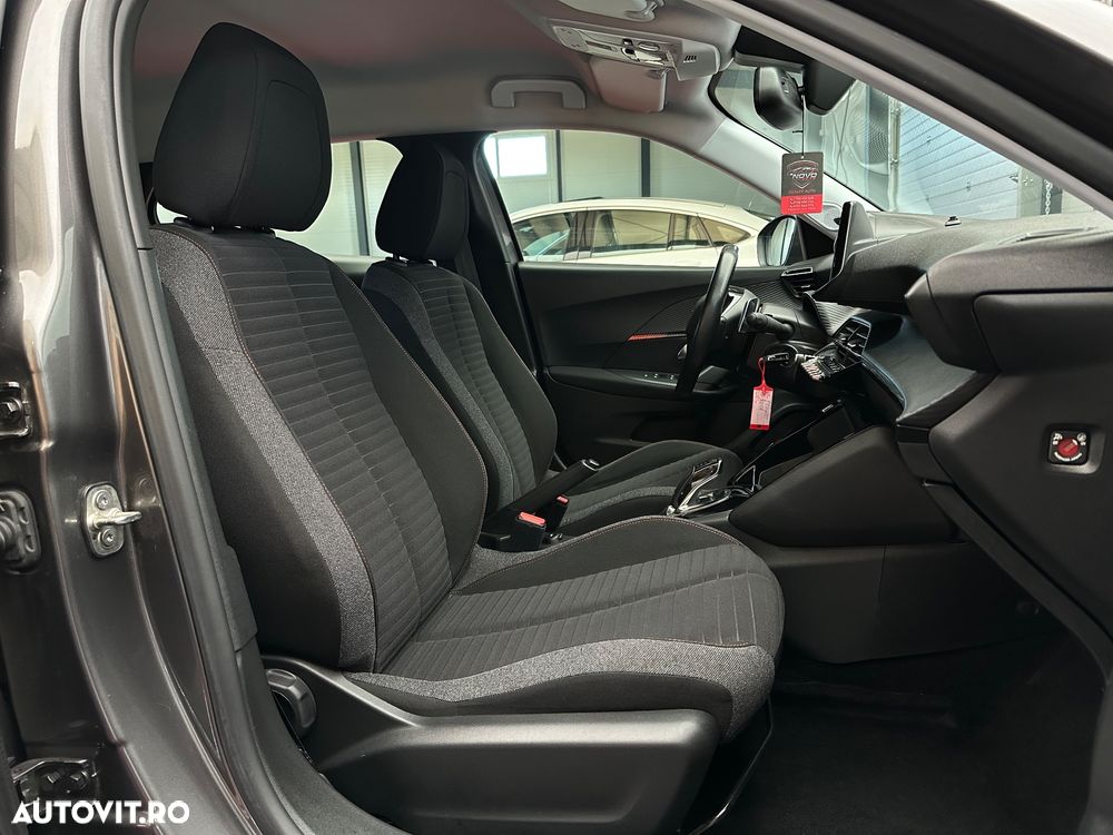 Peugeot 2008 PureTech 130 EAT8 Active - 27