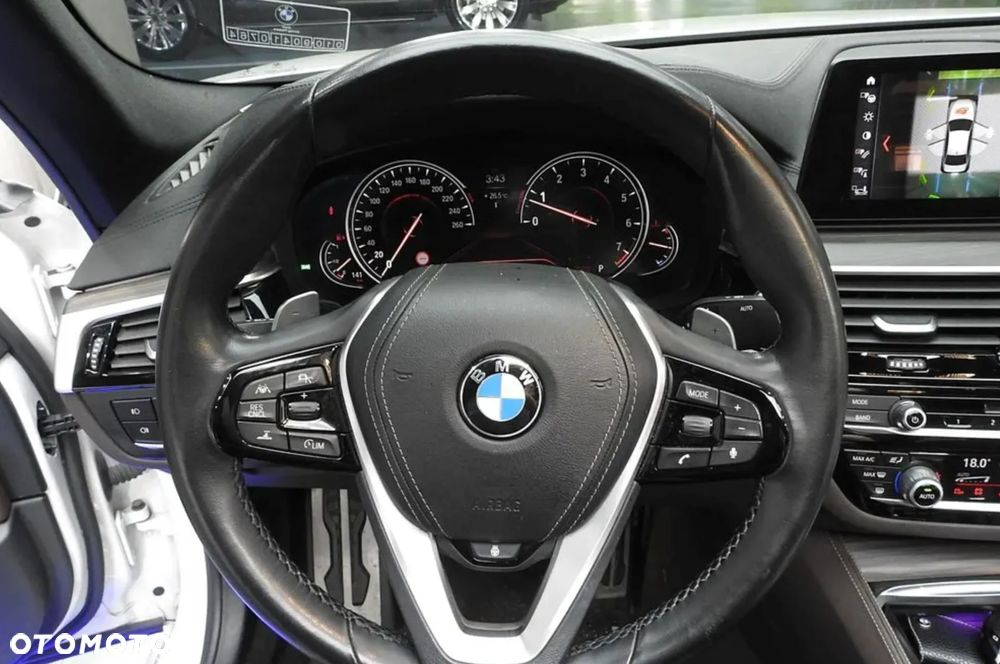 BMW Seria 5 530i M Sport Edition - 10