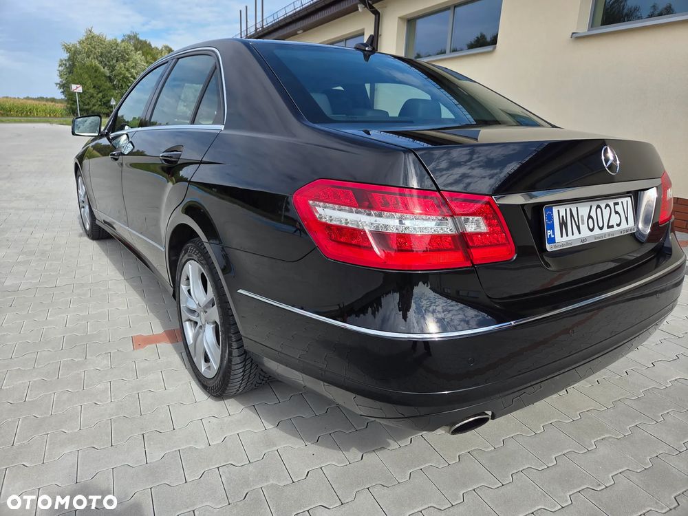 Mercedes-Benz E-Class 2010 photo 3