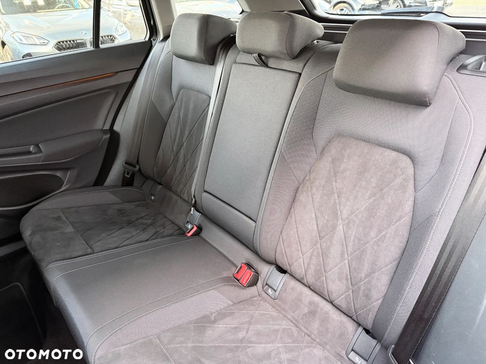 Volkswagen Golf 1.5 eTSI OPF DSG Style - 27