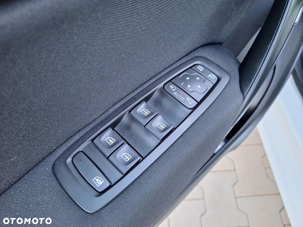 Renault Megane ENERGY TCe 100 INTENS - 23