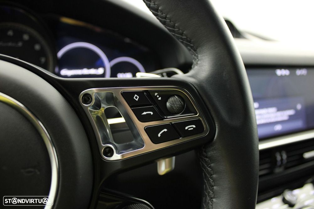 Porsche Cayenne Coupé Turbo S E-Hybrid - 16