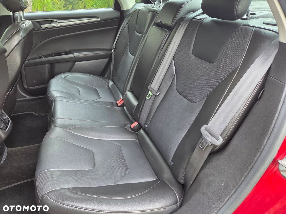 Ford Fusion 2.0 EcoBoost Titanium - 30