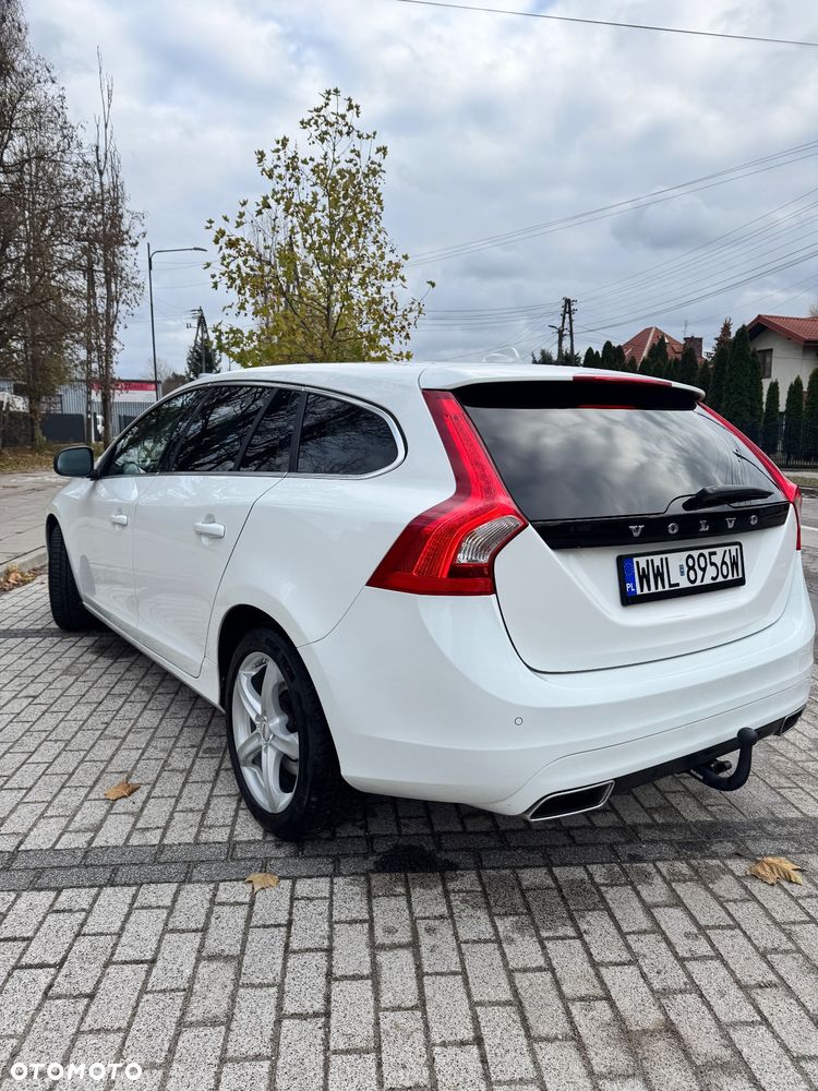 Volvo V60 D4 Drive-E Momentum - 3