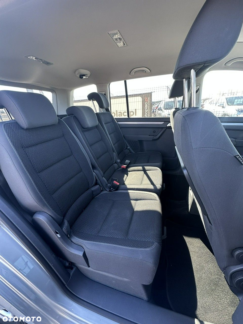 Volkswagen Touran - 17