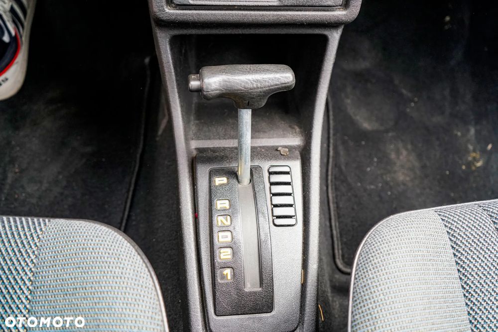 Volkswagen Golf - 34