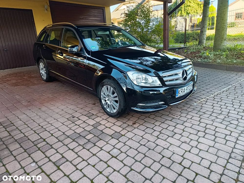 Mercedes-Benz Klasa C 180 CGI BlueEff Elegance - 19