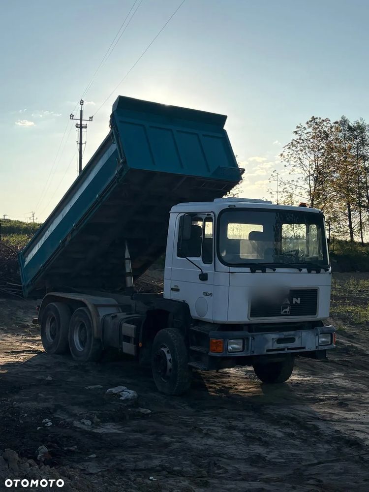MAN 25.322 6X4 3-STRONNY WYWROT HYDRO BURTA - 3