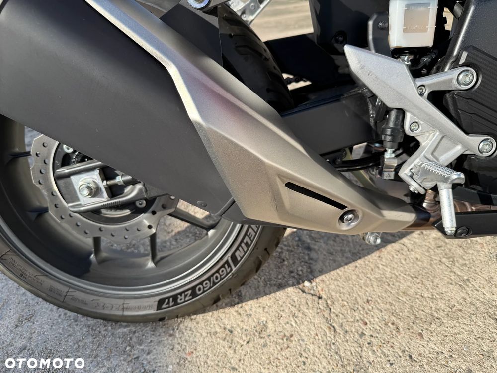 Honda CB - 11