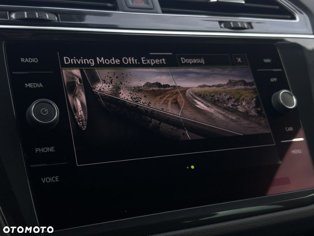 Volkswagen Tiguan 2.0 TSI 4Mot Elegance DSG - 28