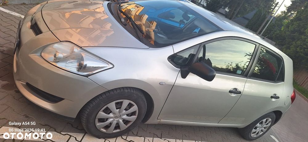Toyota Auris 1.4 D-4D Luna - 4