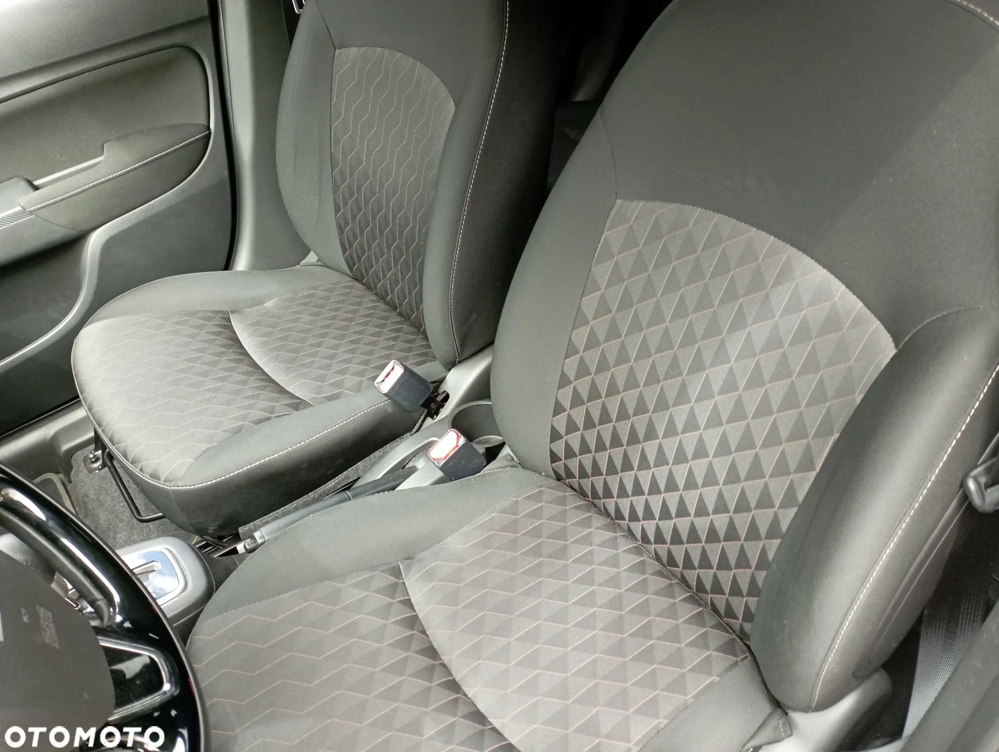 Mitsubishi Space Star 1.2 Intense SDA CVT - 4