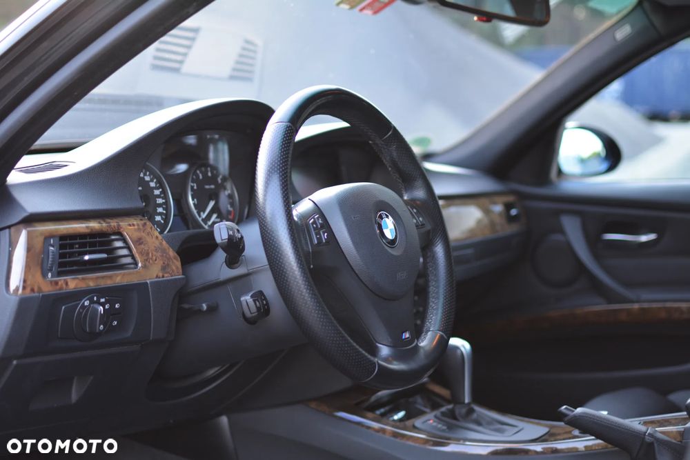 BMW Seria 3 330xi - 18