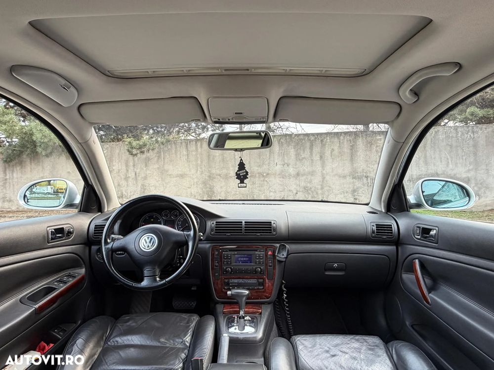 Volkswagen Passat - 4