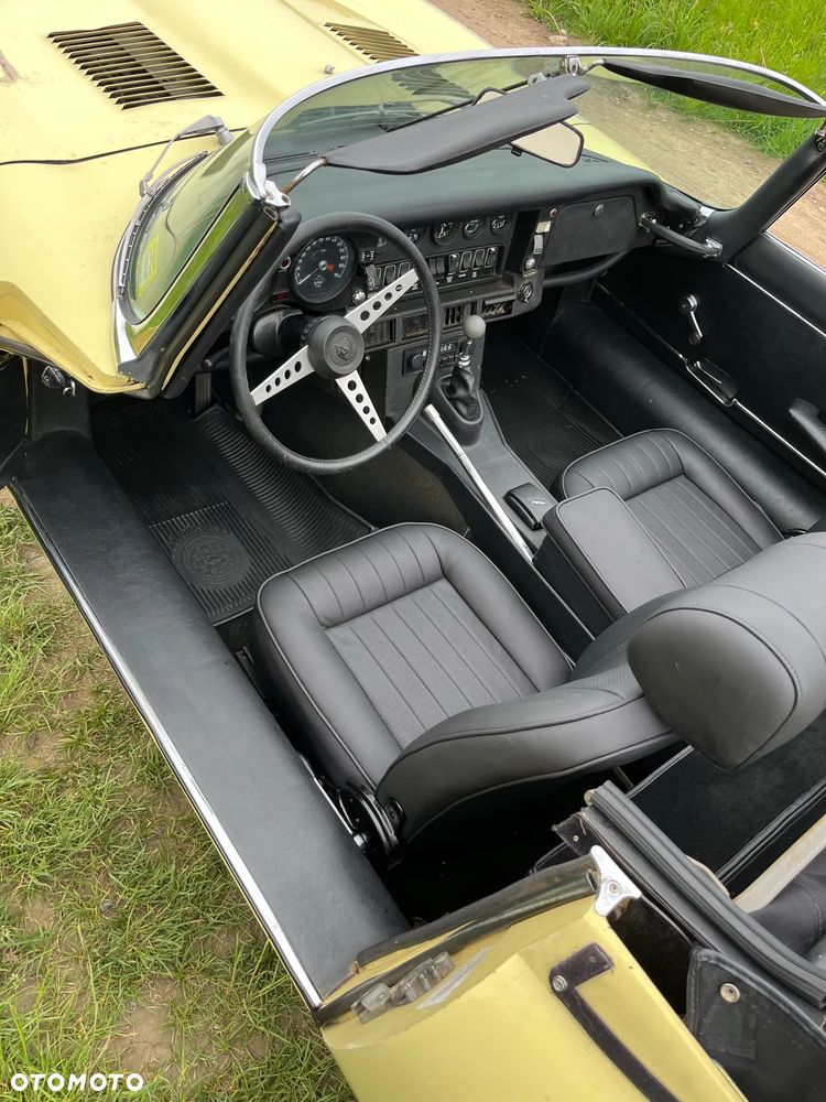 Jaguar E-Type - 19