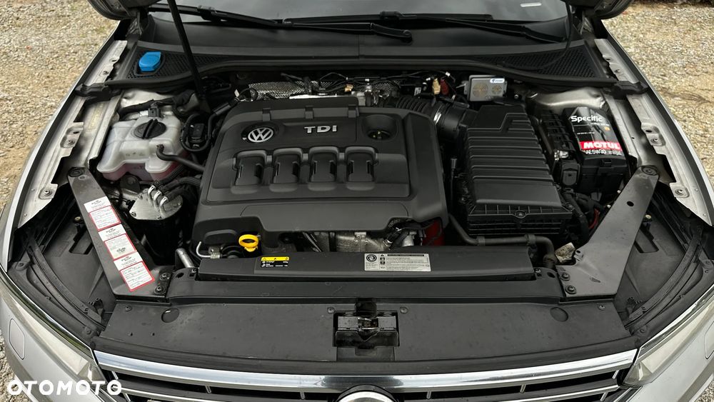 Volkswagen Passat 2.0 TDI Bi-Turbo BMT 4Mot Highline DSG - 16