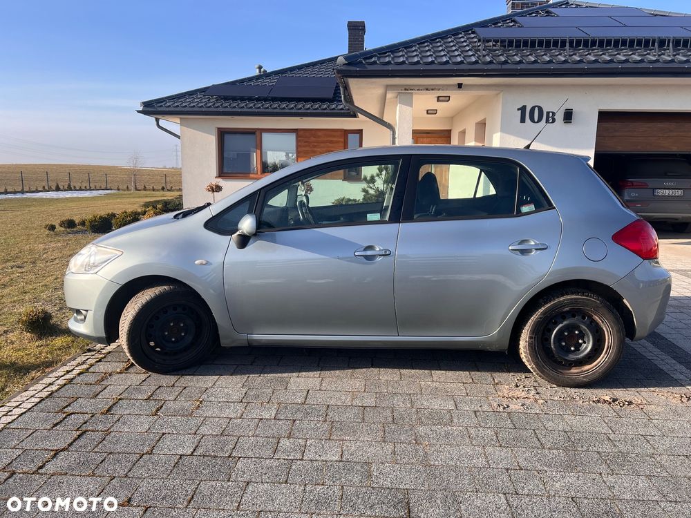 Toyota Auris 2.0 D-4D Luna - 2