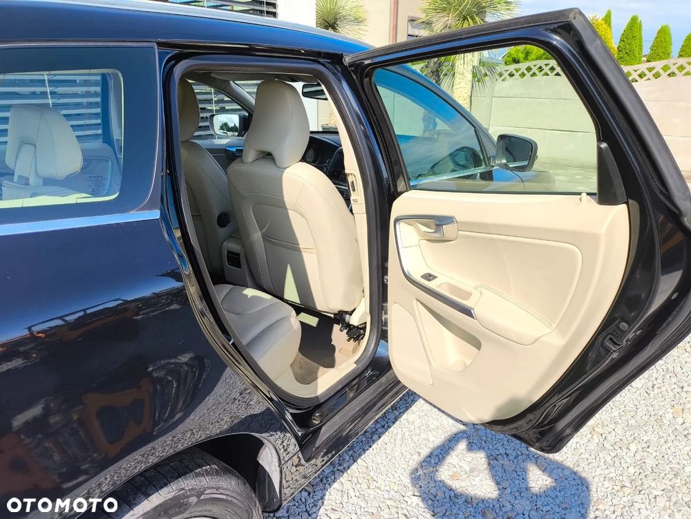 Volvo XC 60 D4 AWD Geartronic Summum - 25
