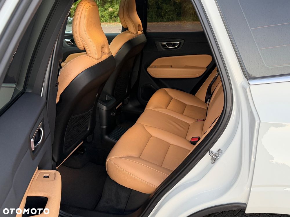 Volvo XC 60 - 22