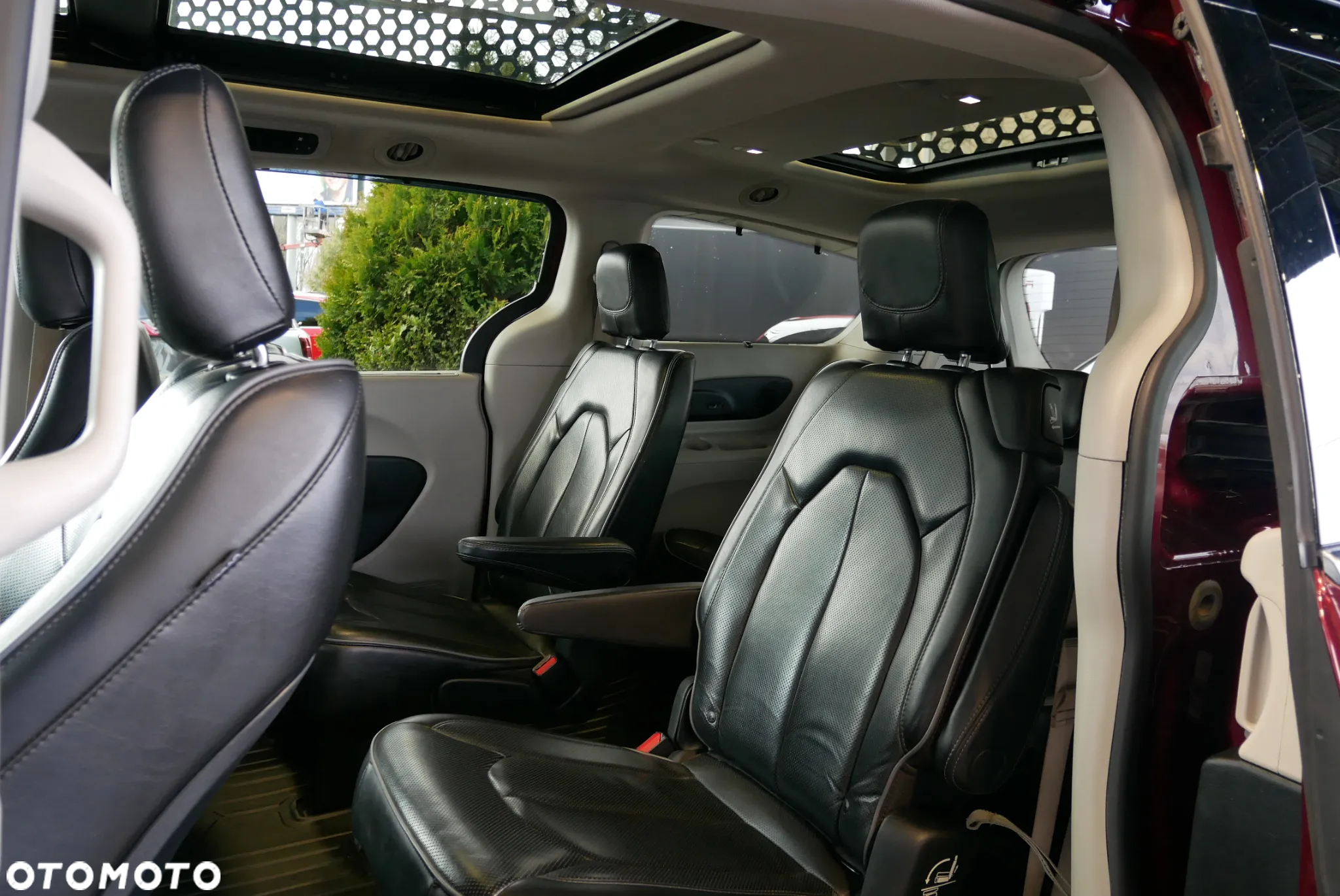 Chrysler Pacifica - 14