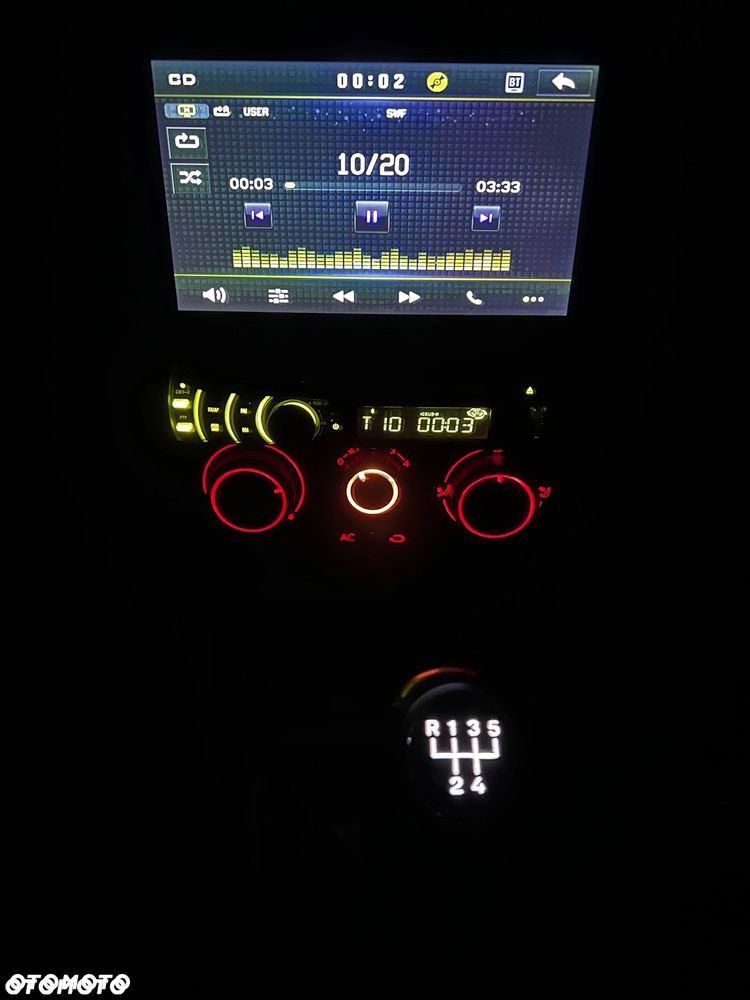 Volkswagen Golf - 23