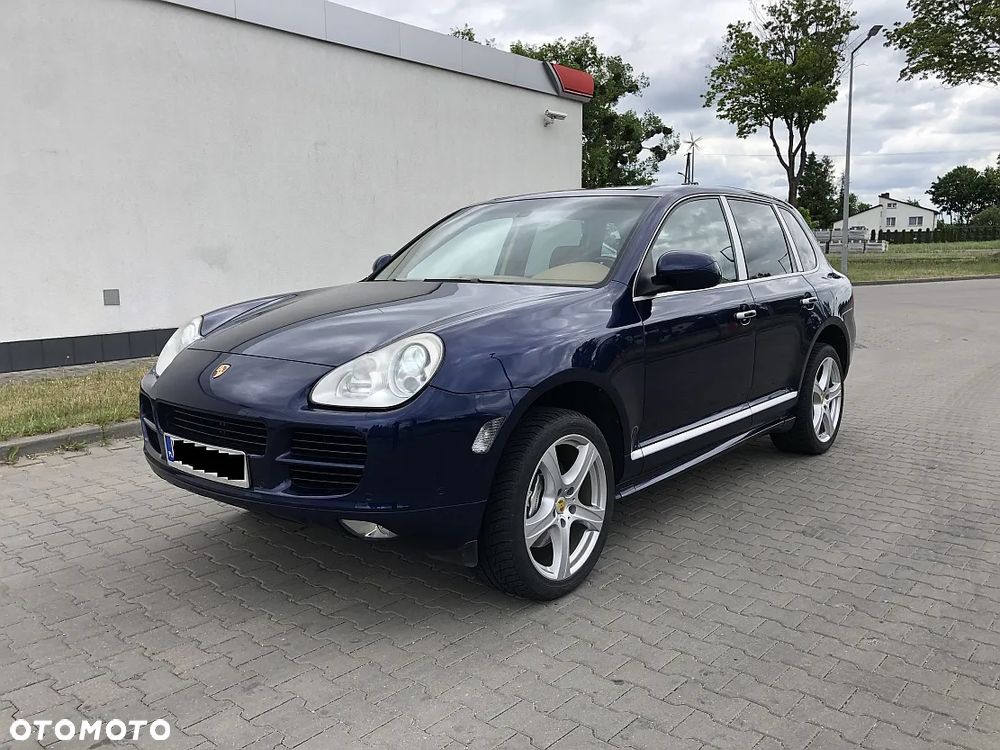 Porsche Cayenne - 1
