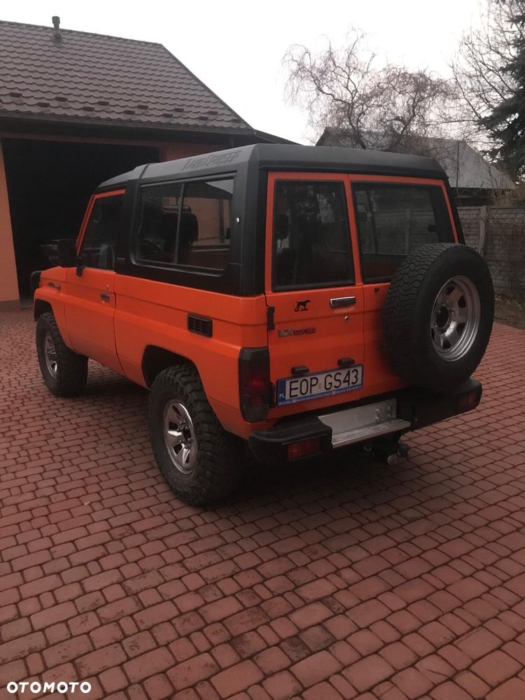 Toyota Land Cruiser - 3