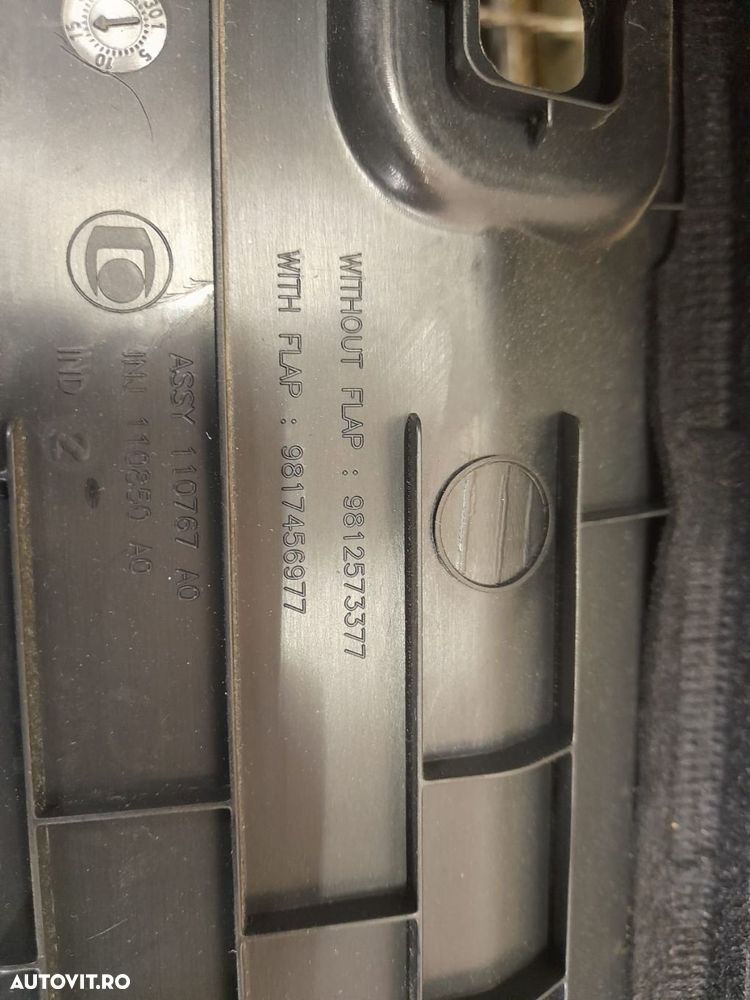 Ornament 9812573377 Peugeot 3008 2 [2016 - 2020] 1.6 hdi BH01 - 2