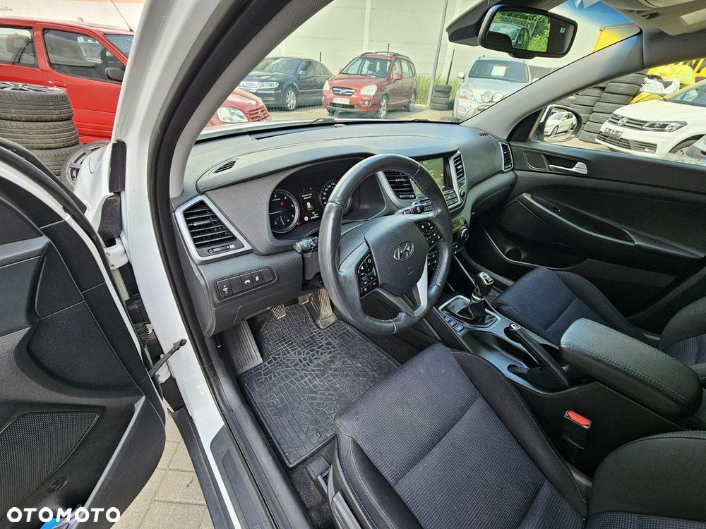 Hyundai Tucson - 16