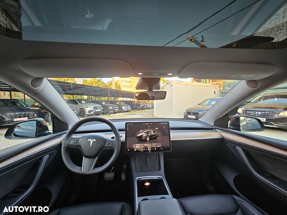 Tesla Model Y Long Range Dual Motor AWD - 7