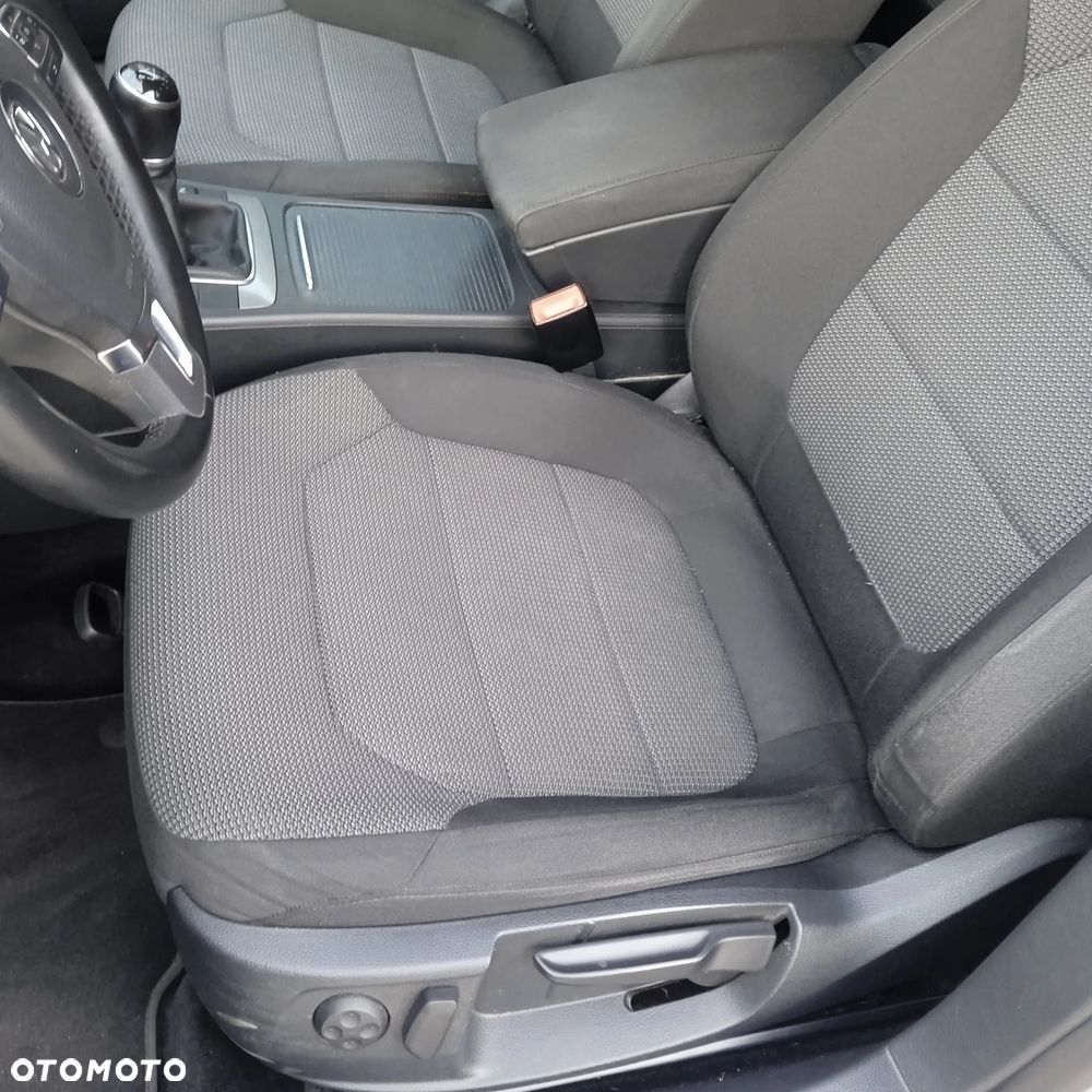Volkswagen Passat 2.0 TDI Comfortline - 17