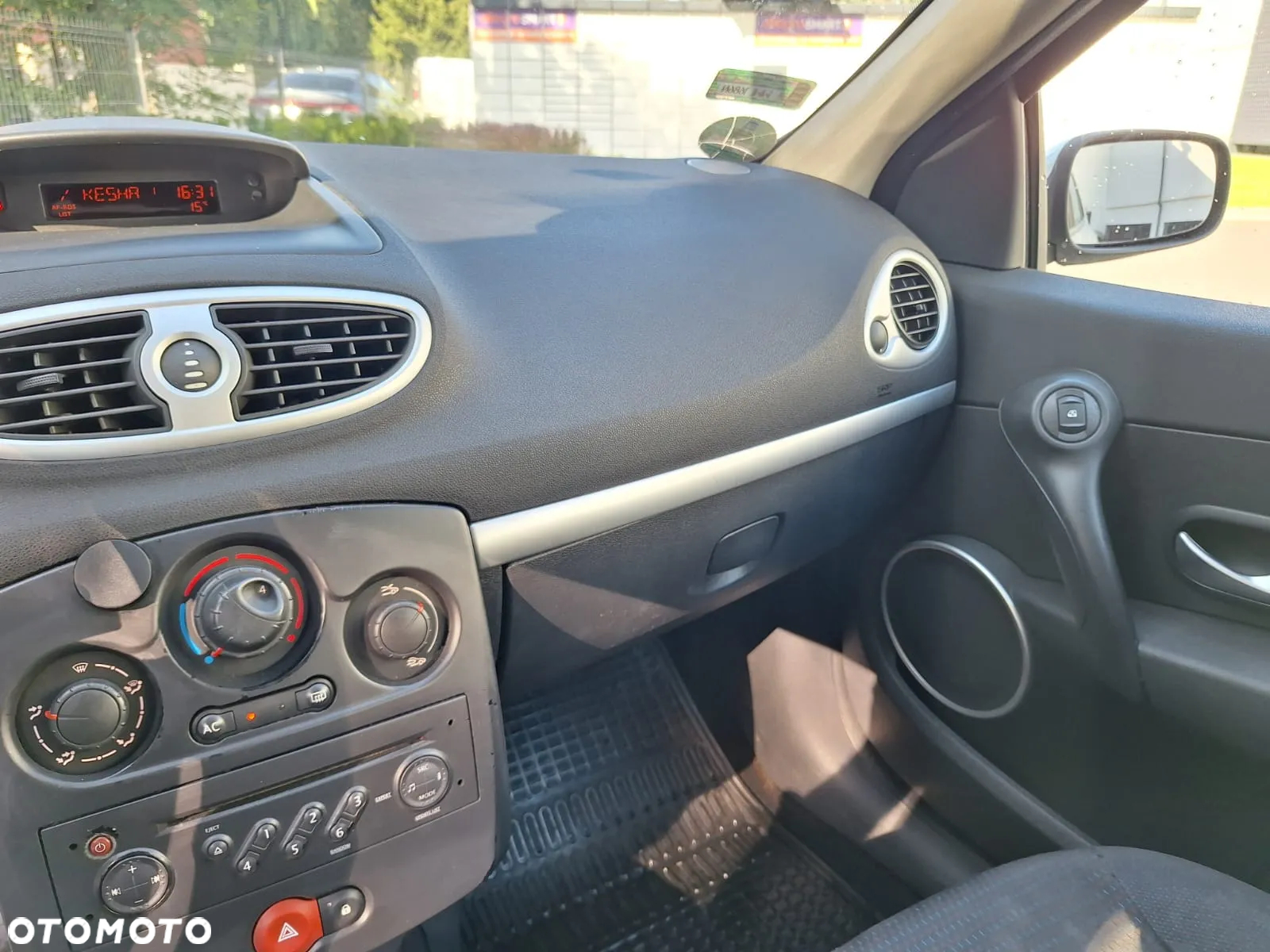Renault Clio 1.6 16V Dynamique - 30
