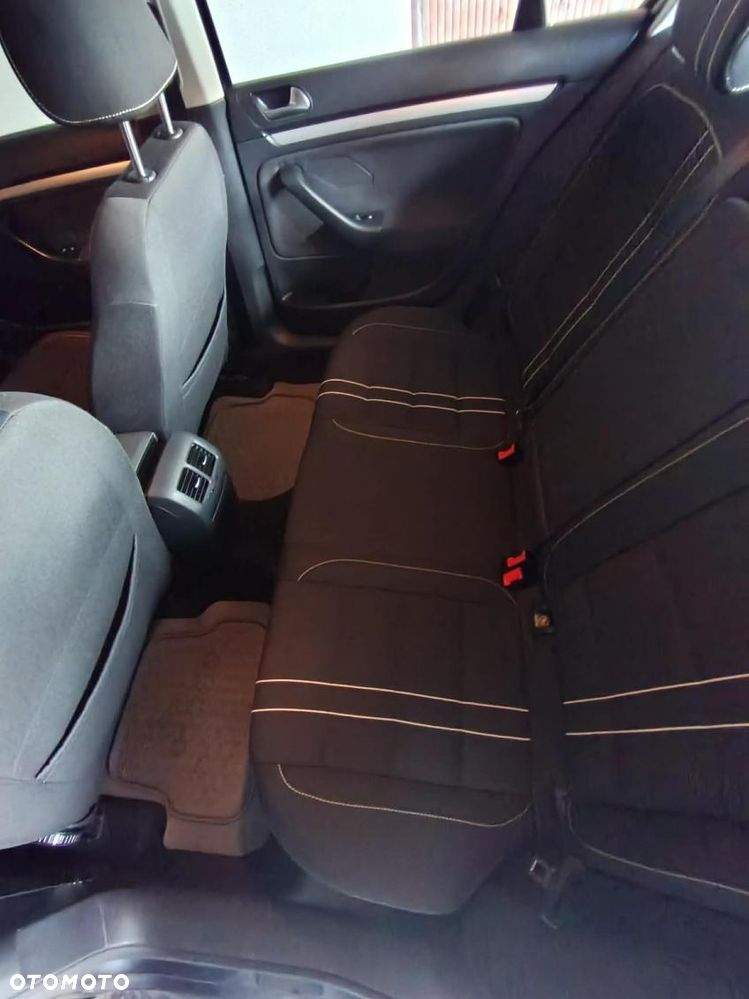 Volkswagen Jetta - 3