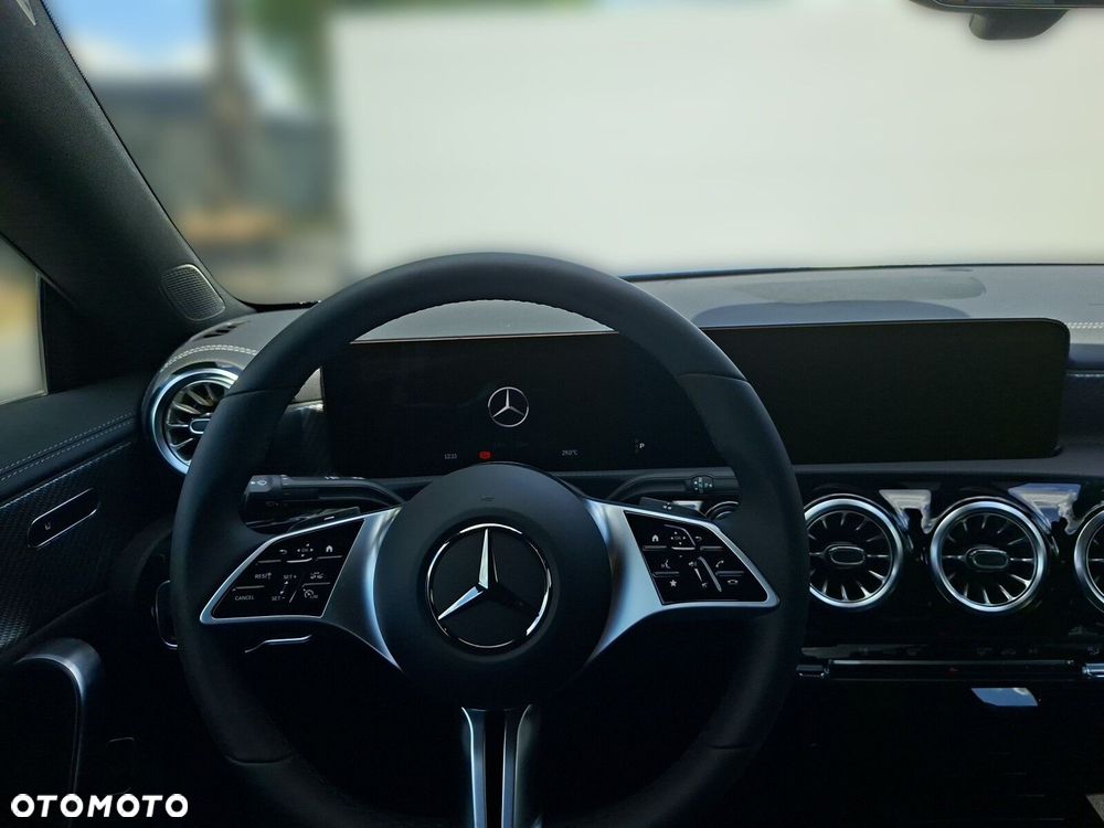 Mercedes-Benz CLA - 16