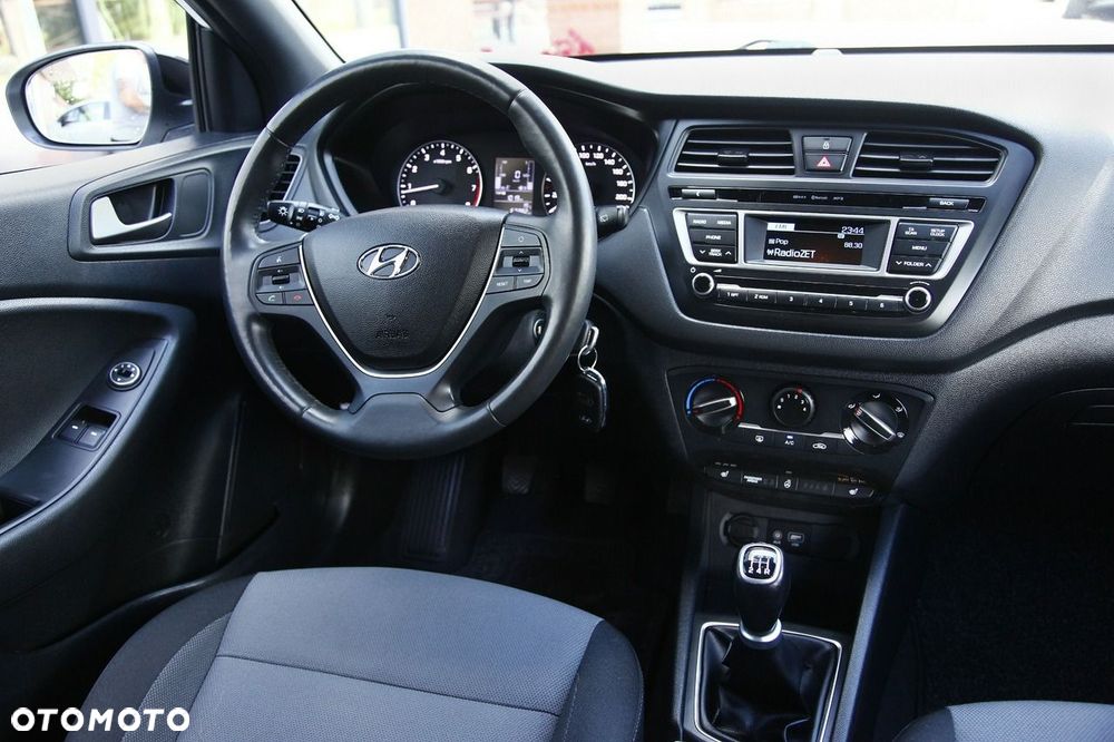 Hyundai i20 1.2 Passion Plus - 12