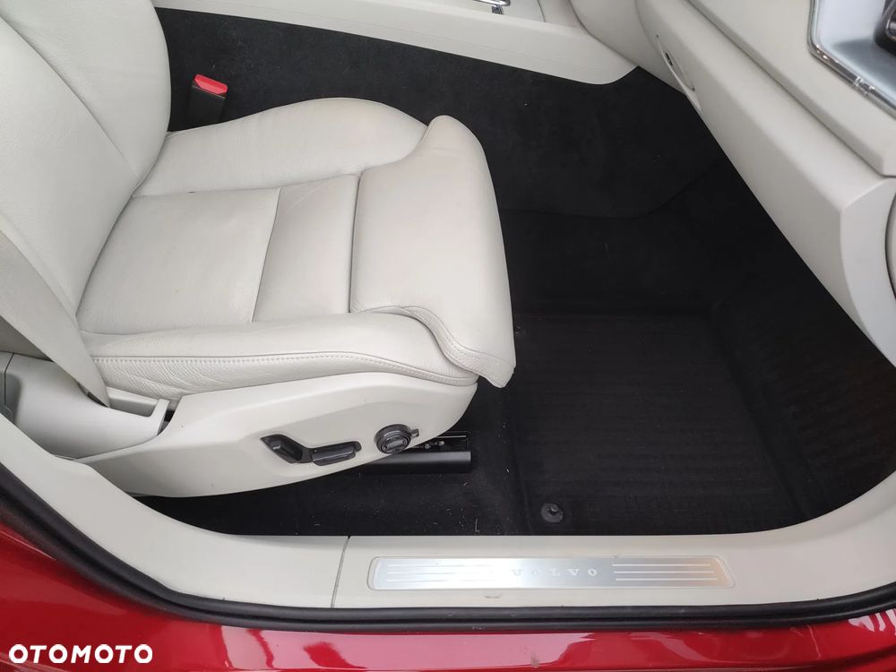 Volvo XC 60 - 16
