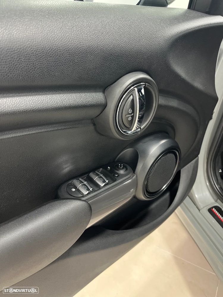 MINI 5 Portas One Aut. JCW - 13