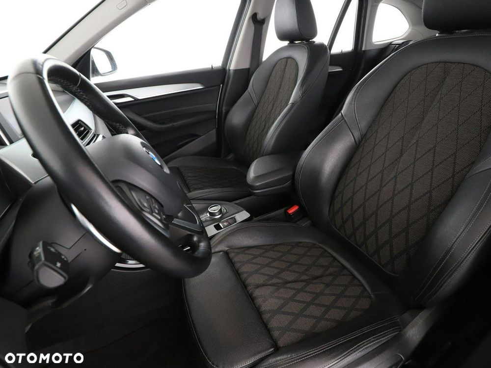 BMW X1 sDrive18d xLine - 14