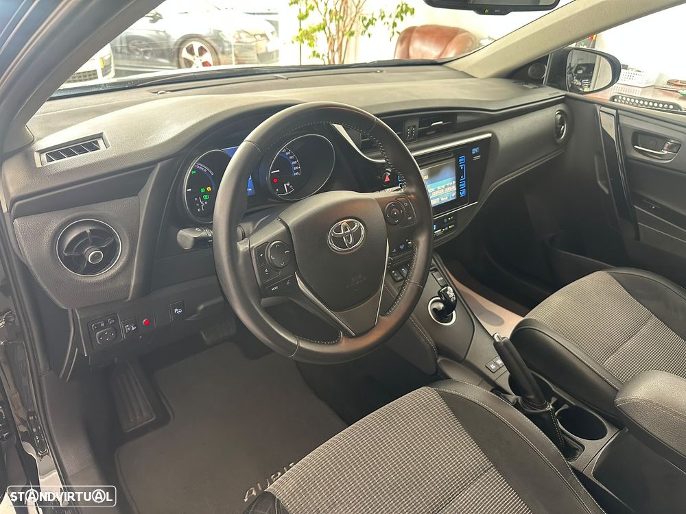Toyota Auris 1.8 HSD Comfort +P.Sport+Navi - 22