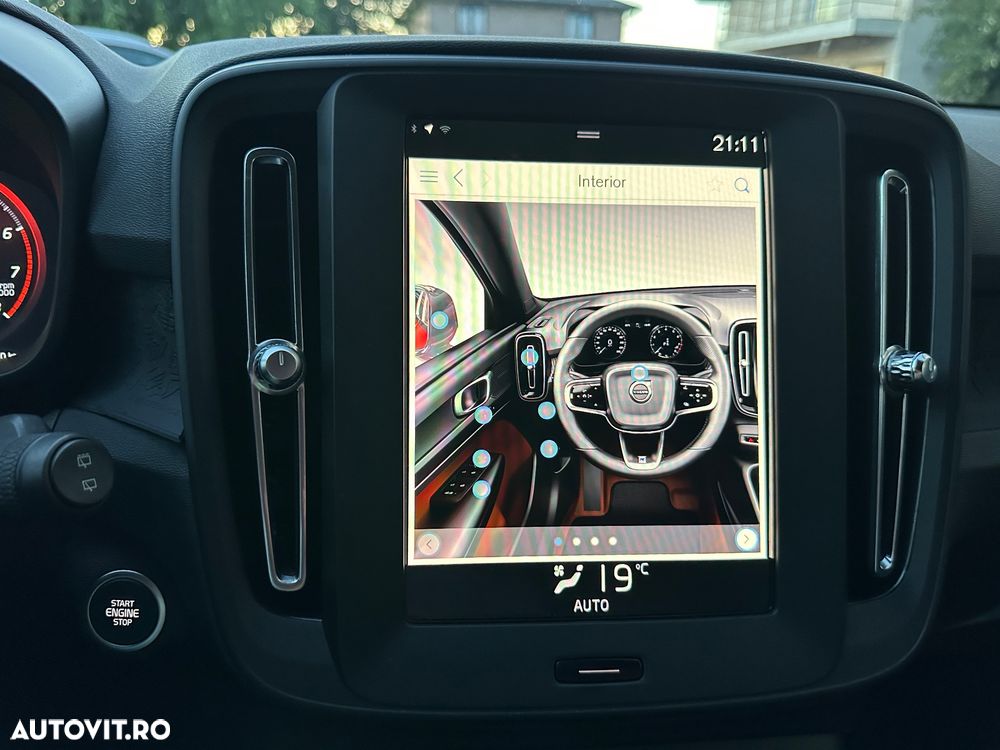 Volvo XC 40 - 25