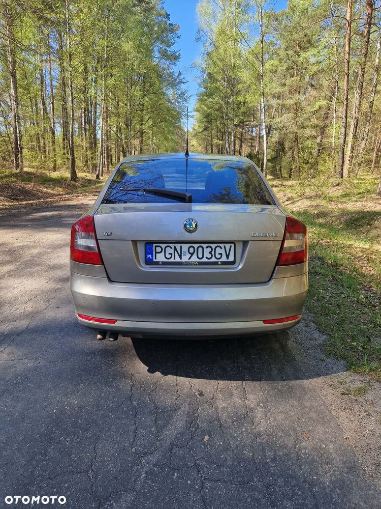 Skoda Octavia 2.0 TDI DPF Elegance DSG - 2