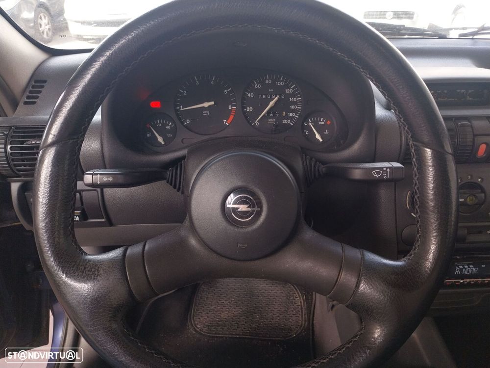 Opel Corsa 1.2 CDX - 6