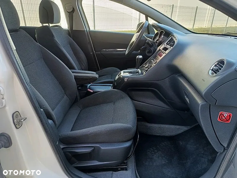 Peugeot 5008 - 12