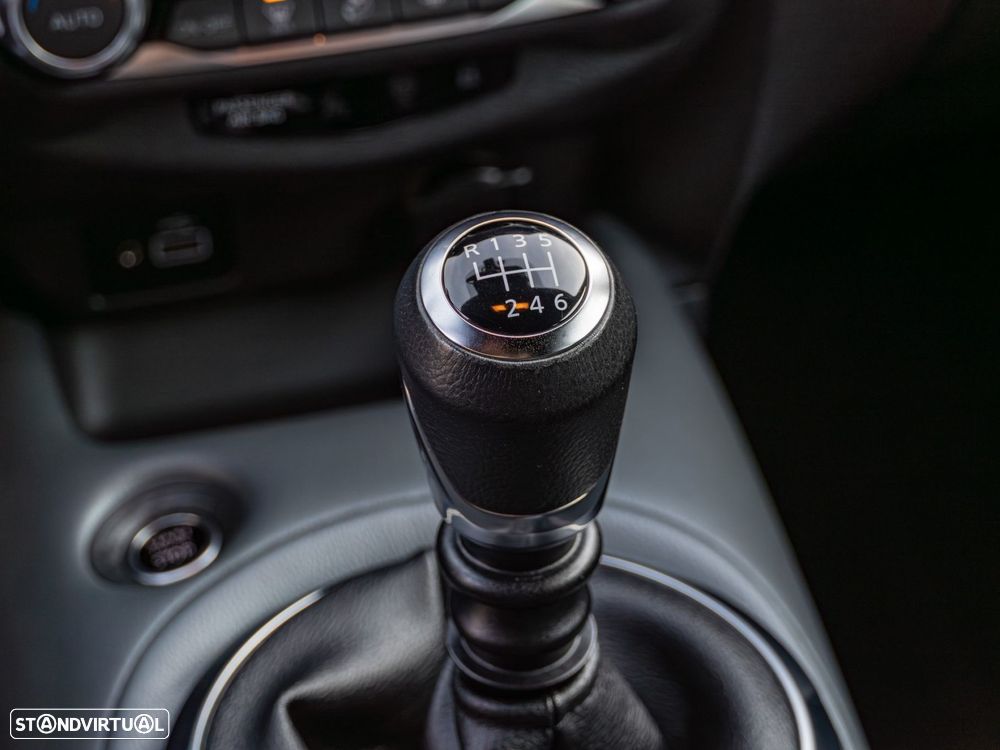 Nissan Juke 1.0 DIG-T N-Connecta - 17