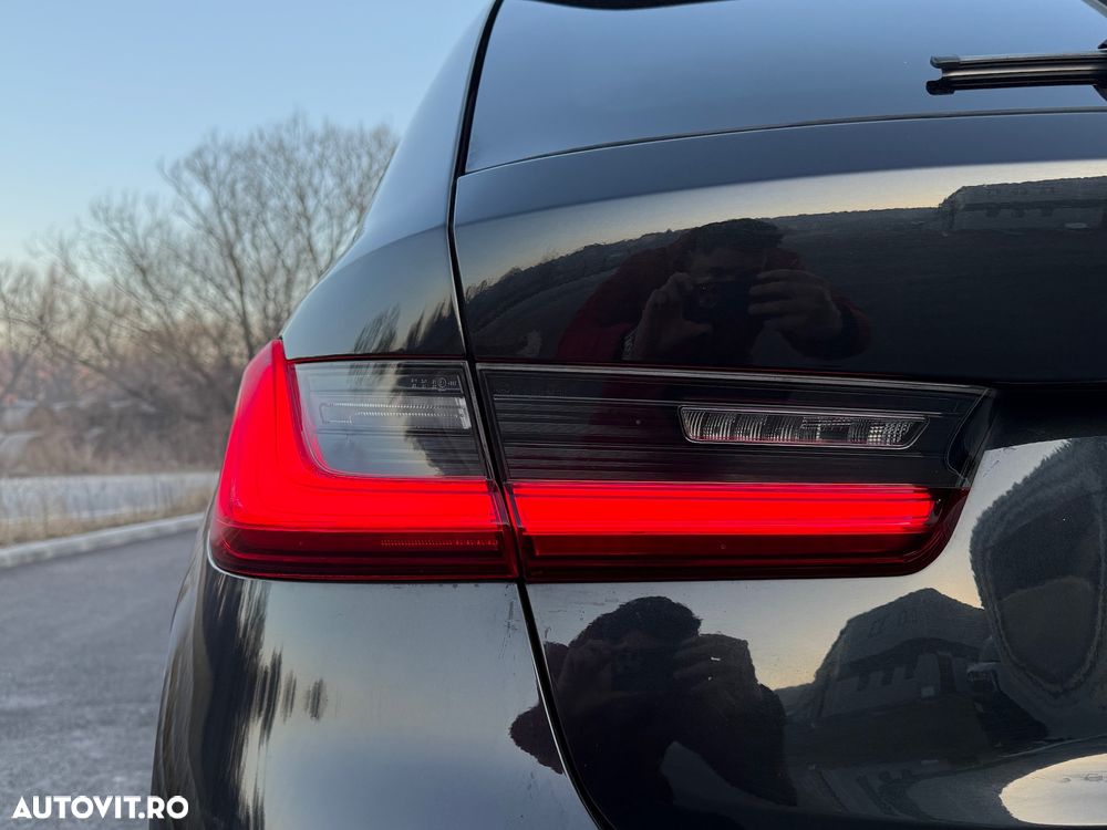 BMW Seria 3 320d Aut. Sport Line - 31