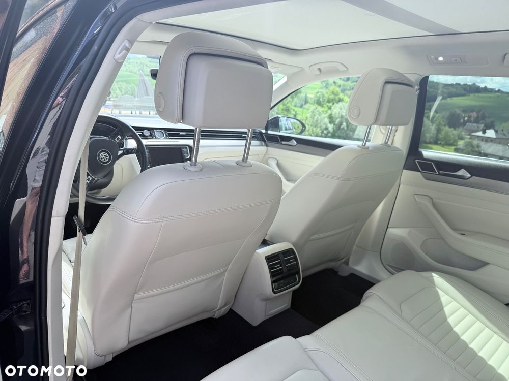 Volkswagen Passat - 6