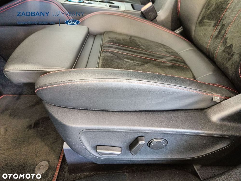 Ford Kuga 2.5P PHEV FWD ST-Line eCVT - 17