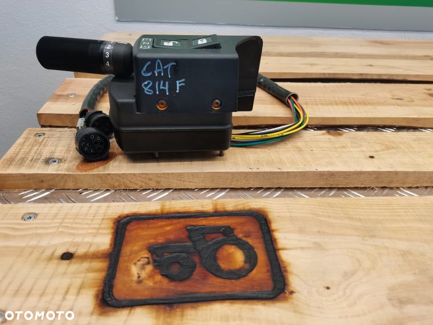 Przełącznik jazdy Cat 960F - 1