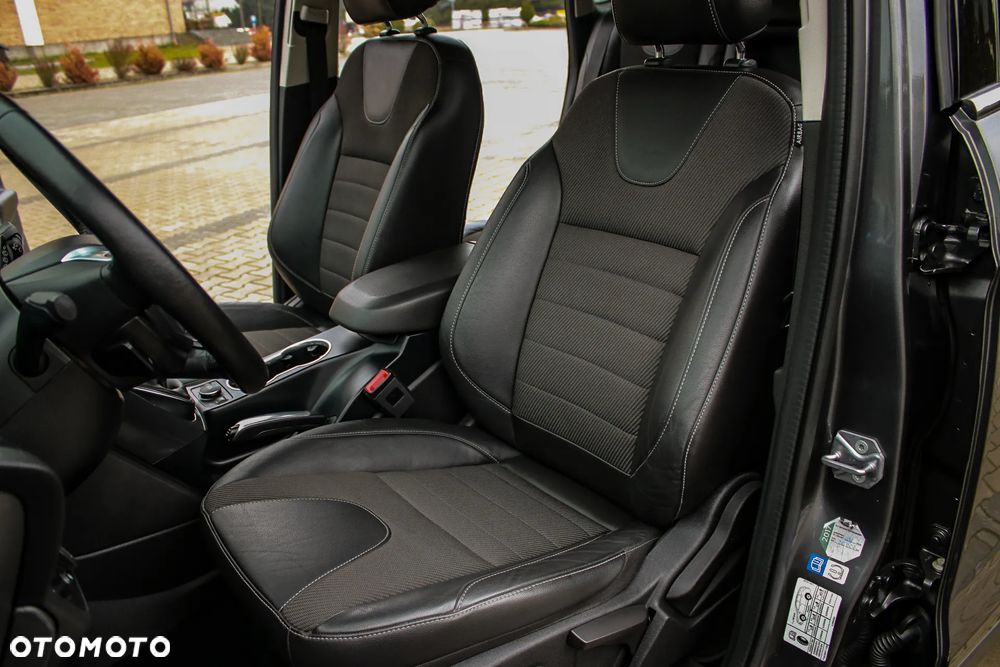 Ford Kuga 2.0 TDCi FWD Titanium - 31